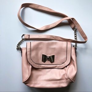 Candie’s Light Pink Crossbody Bag
